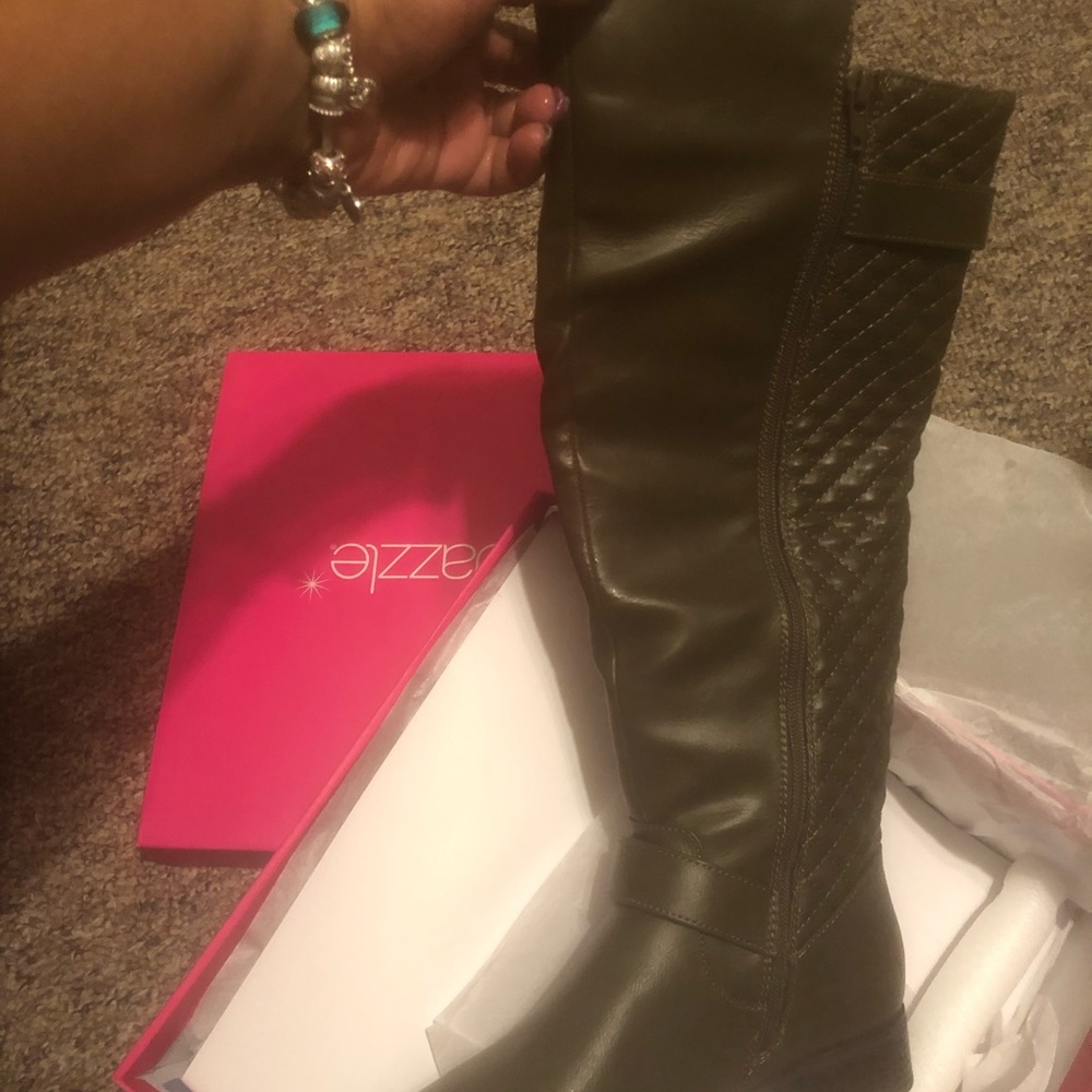 Gorgeous Riding Boots - Picture 3 of 5